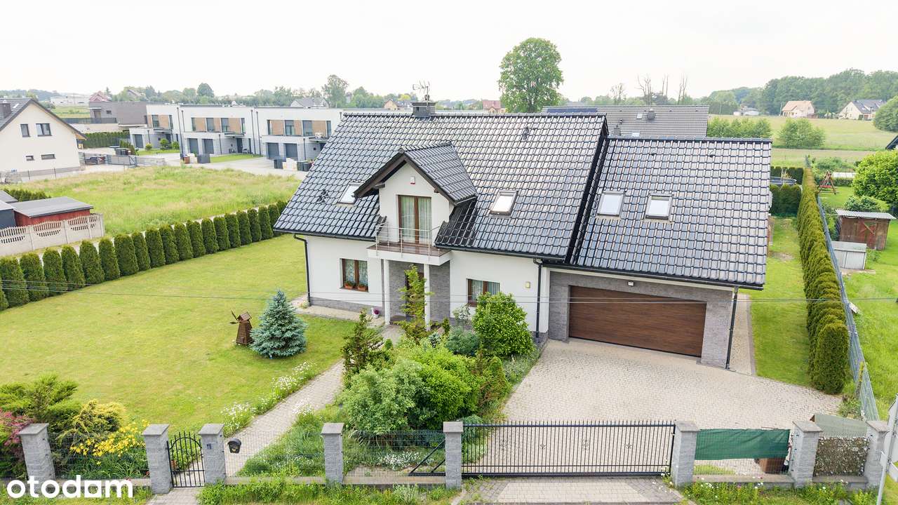 Duża działka 1878 m² | Przestronne wnętrza | 2017 r