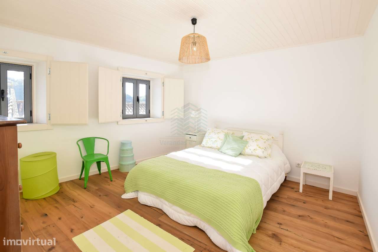 Moradia T3 remodelada com logradouro e terraço — Bugalhos-14