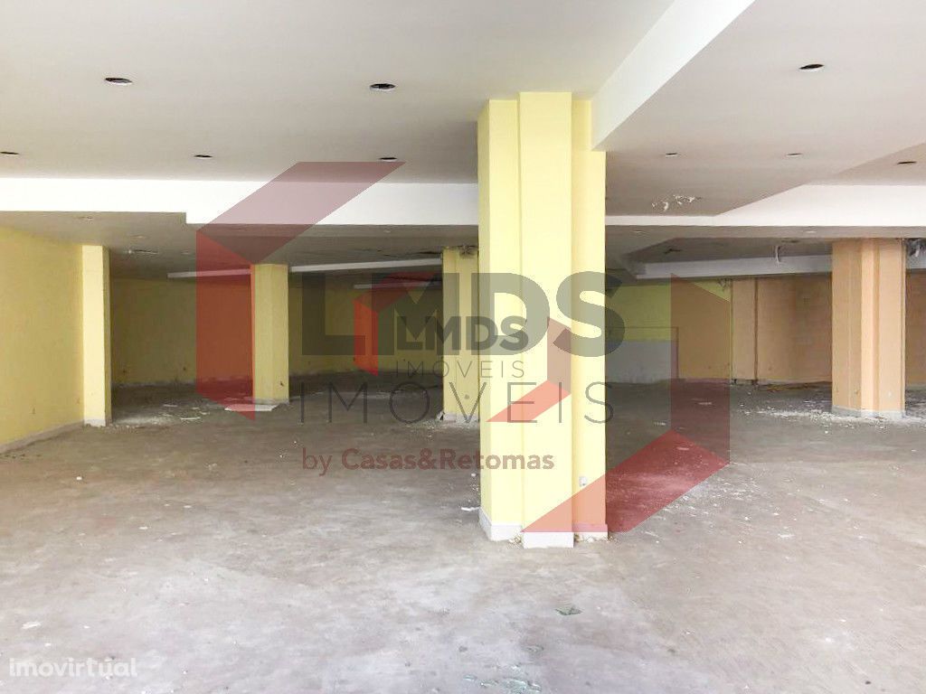 Espaço comercial - Rua das Doze Casas