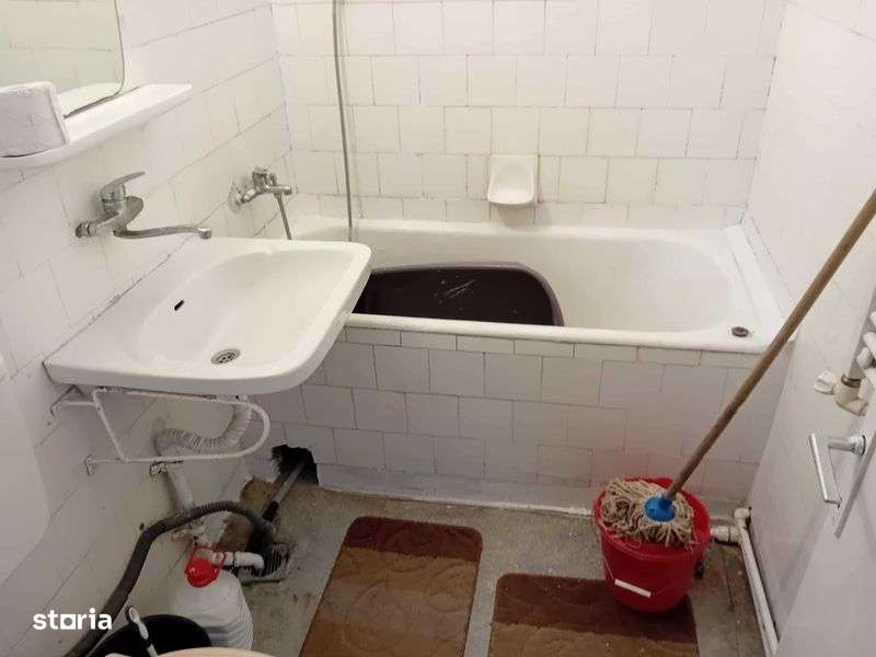 Ap 2 cam Aleea Ulmilor troita 50mp etaj 4 centrala termopan - Imagine principală: 5/8