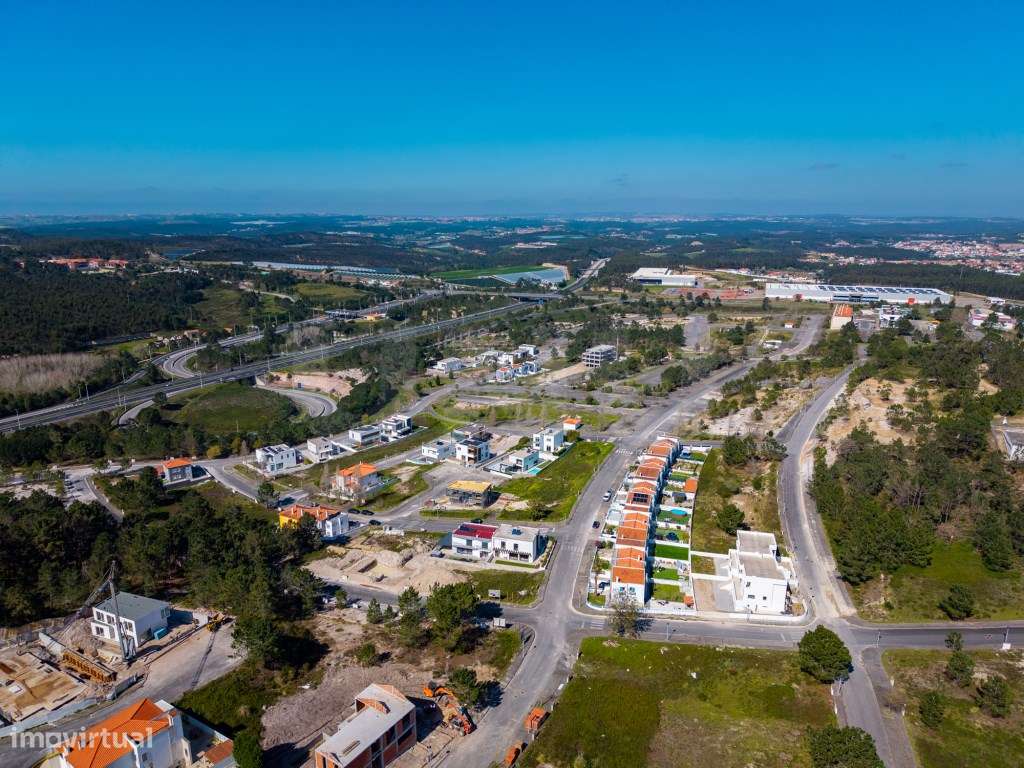 Lote 177 para venda na Urbanização Portela da Villa, Torres Vedras-0