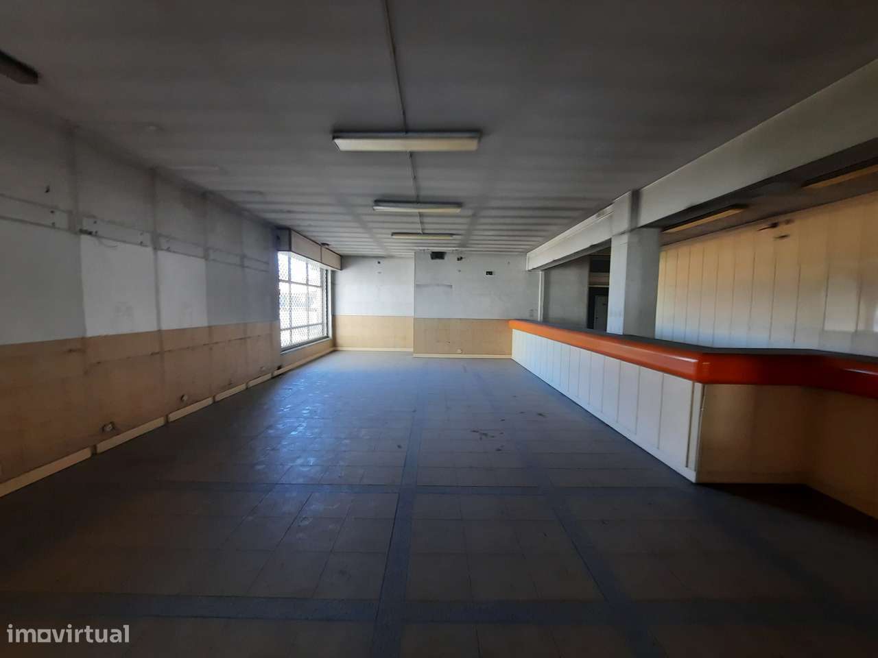 Imóvel comercial em Ermesinde com 564 m²-12
