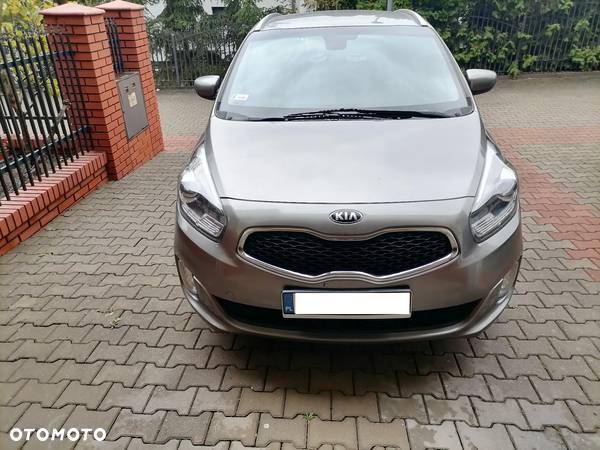 Kia Carens - 2