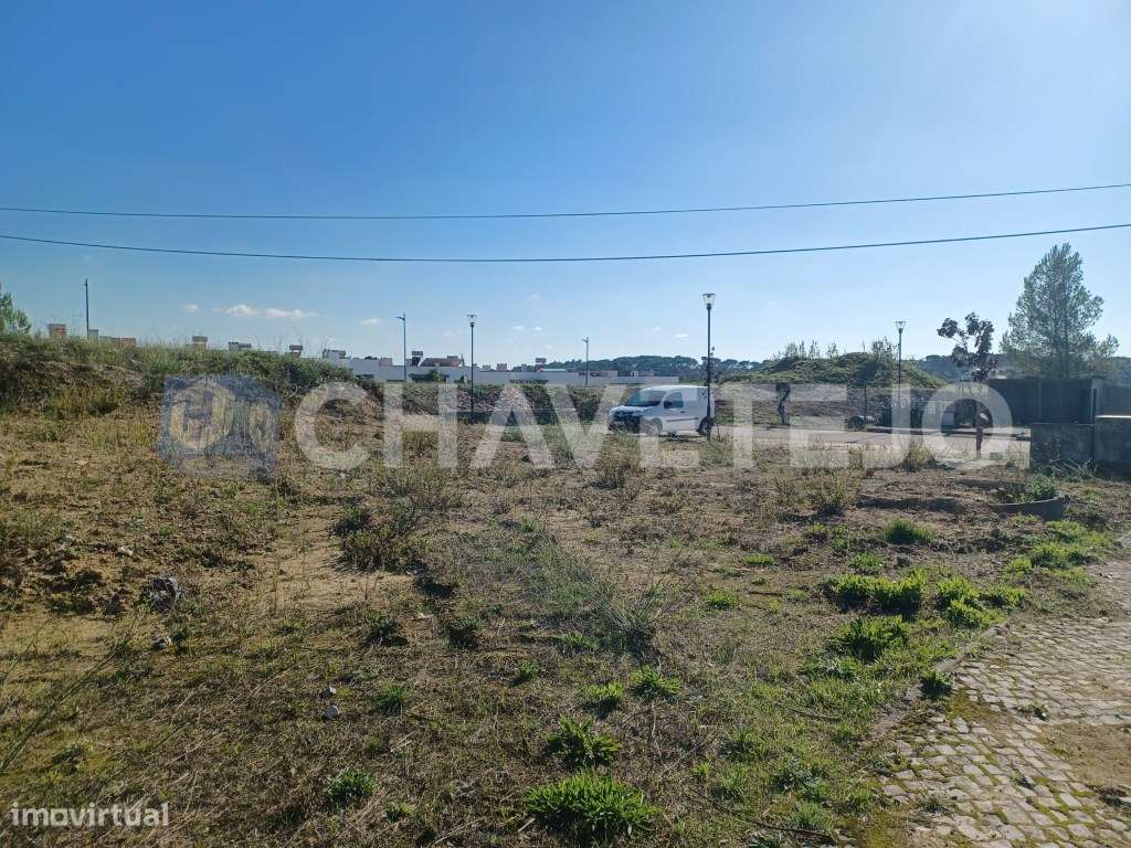 Lote de terreno com 511 m2 a 2 minutos do centro de Tomar. - Grande imagem: 3/4
