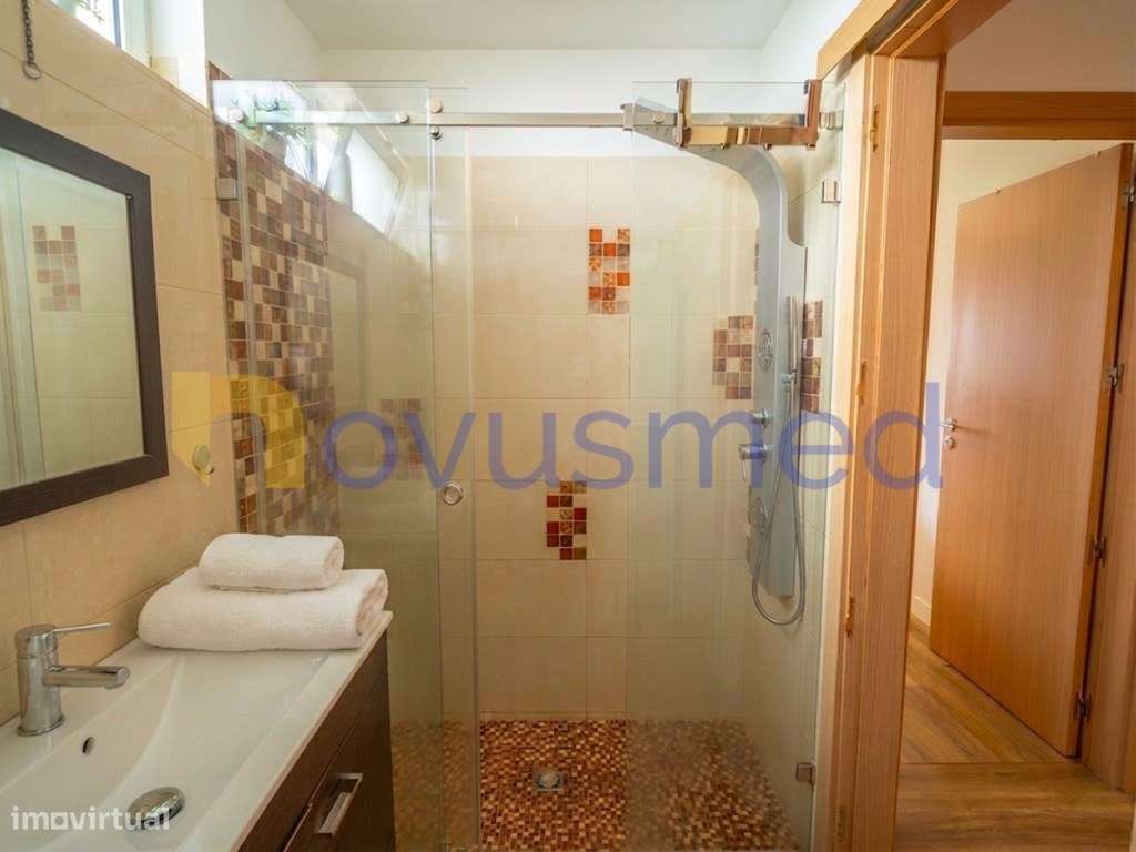 Apartamento T2 com Ar Condicionado nas Ferreiras-13