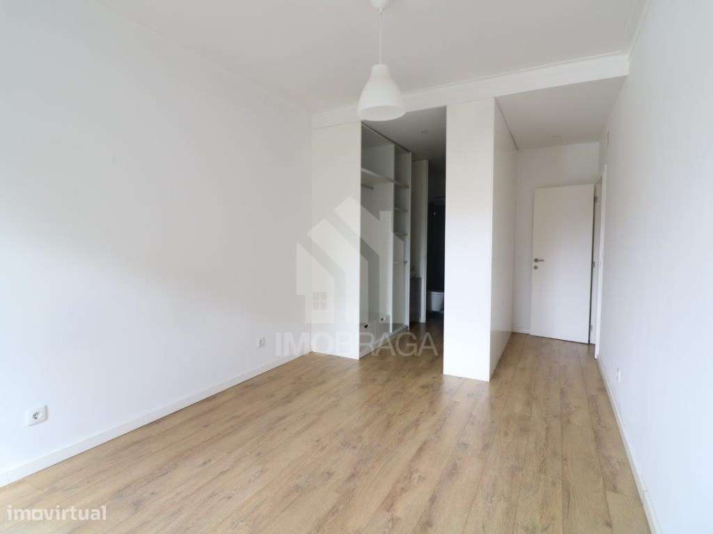 T3 REMODELADO | ÚLTIMO ANDAR | GARAGEM | GULBENKIAN - BRAGA-12