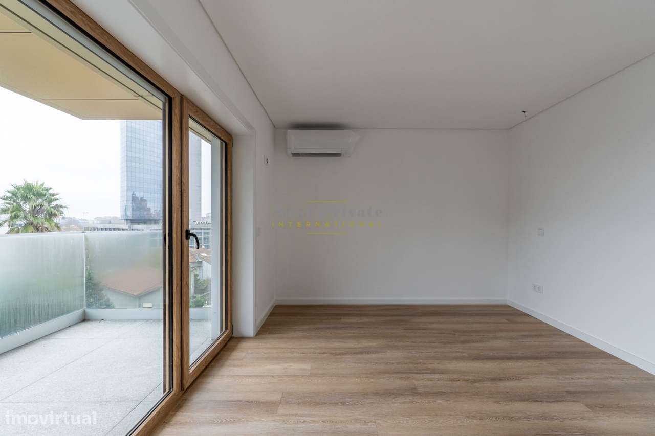 Apartamento T5 Duplex Antas-14