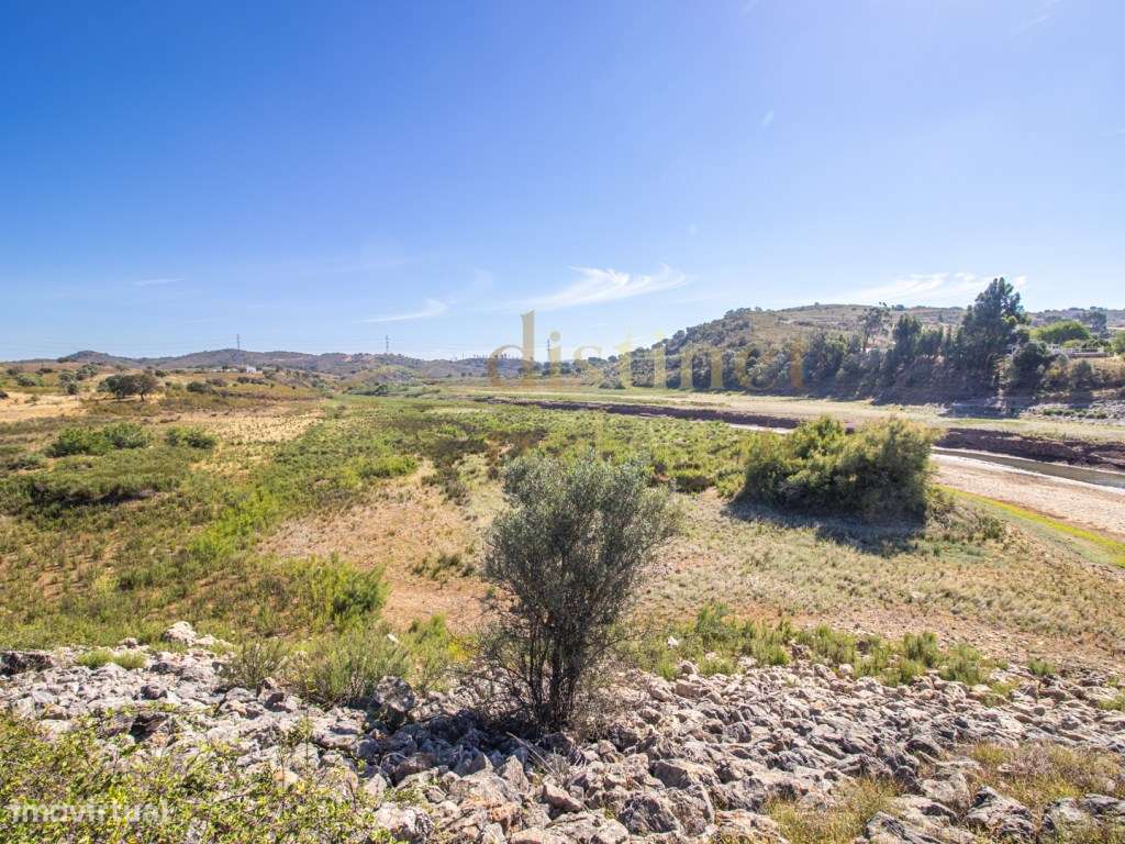 Terreno de 11 ha com viabilidade de construção - Grande imagem: 2/24