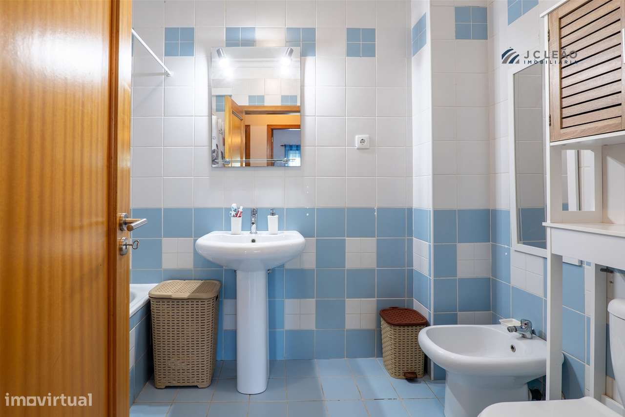 T3 com Excelente Exposição Solar no Coração de Paredes-30