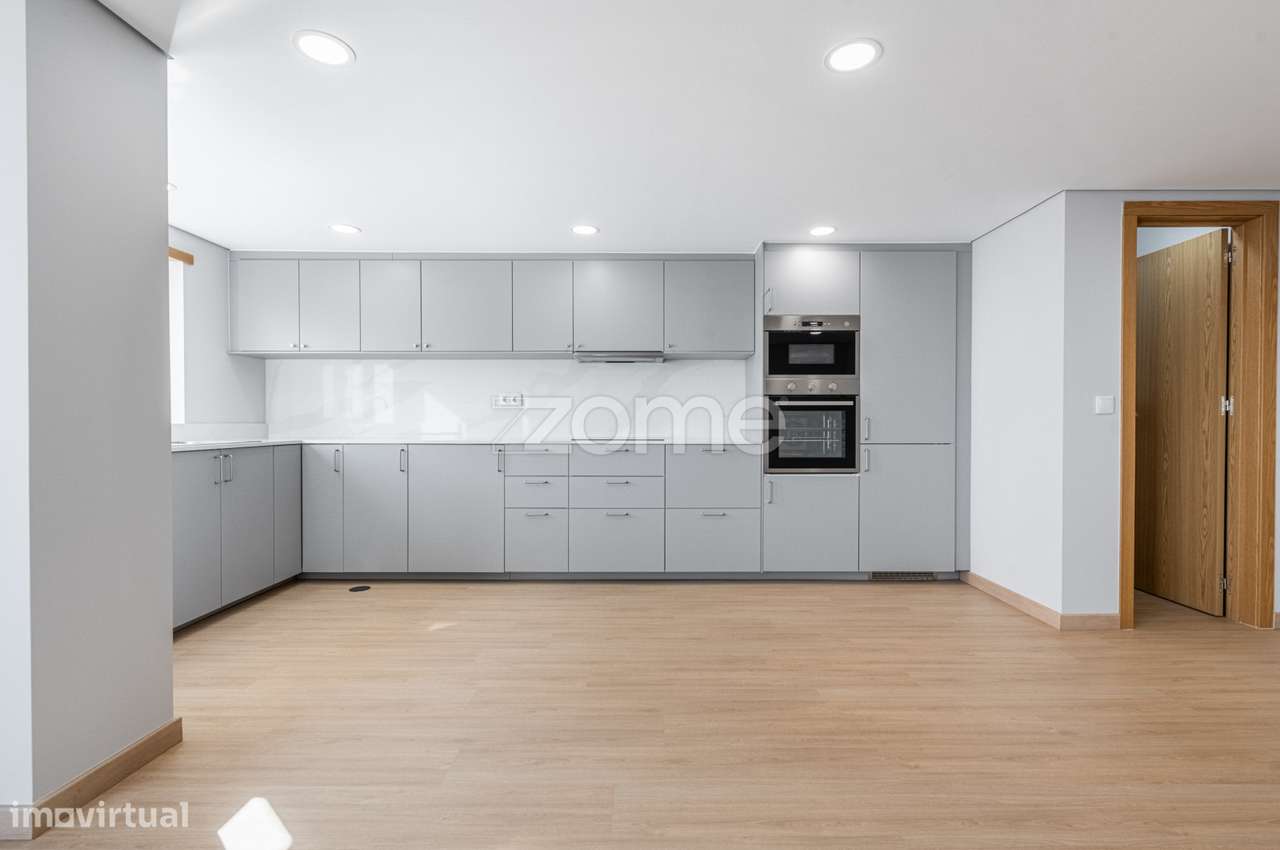 Apartamento T2 renovado para arrendamento em São Vicente, Braga - Grande imagem: 2/22