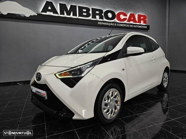 Toyota Aygo 1.0 X-Play - 1