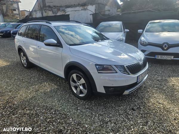 Skoda Octavia Combi Diesel 2.0 TDI 4X4 DSG Scout - 3