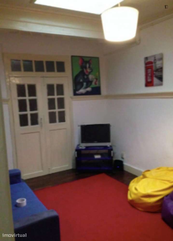 Quarto - localizado em Covilha - Grande imagem: 3/6