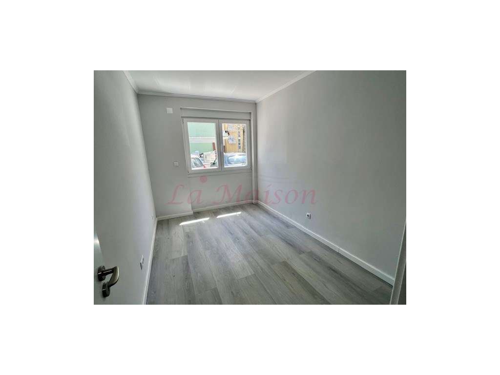 T2 Totalmente Remodelado em Benfica-13