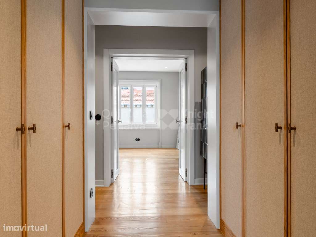 Apartamento T4 com terraço privativo nas Avenidas novas, Lisboa-21