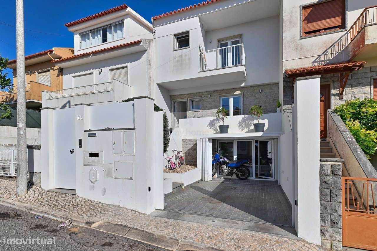 Moradia T3+1 | Sotão e Cave | Remodelada | Pátio Exterior | Amoreira-35