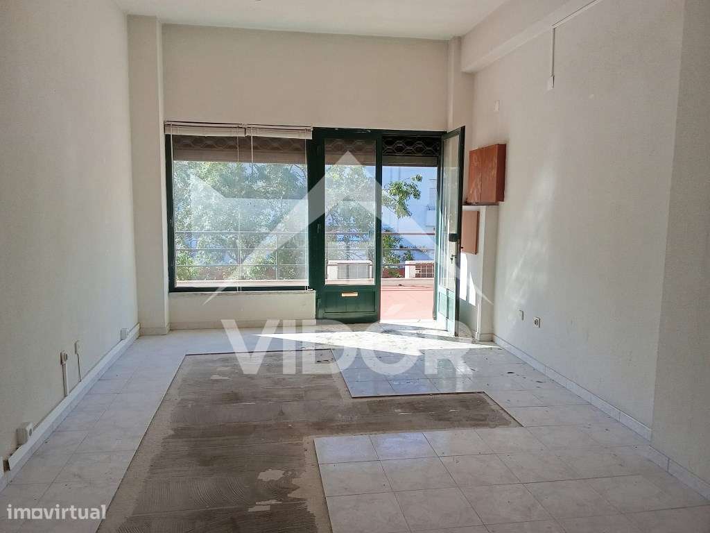 Loja com 31m2 no Mercado Municipal da Baixa da Banheira - Grande imagem: 5/7