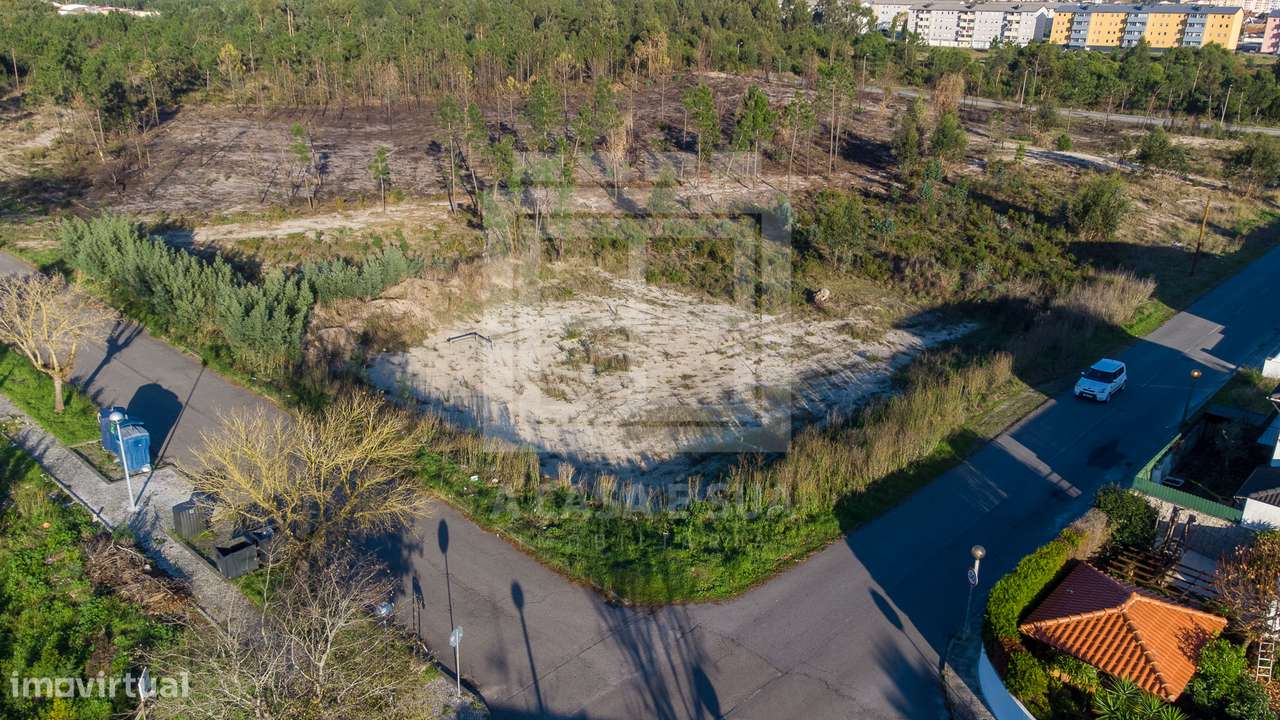 Terreno com projeto aprovado 3 moradias em Ovar - Grande imagem: 4/19