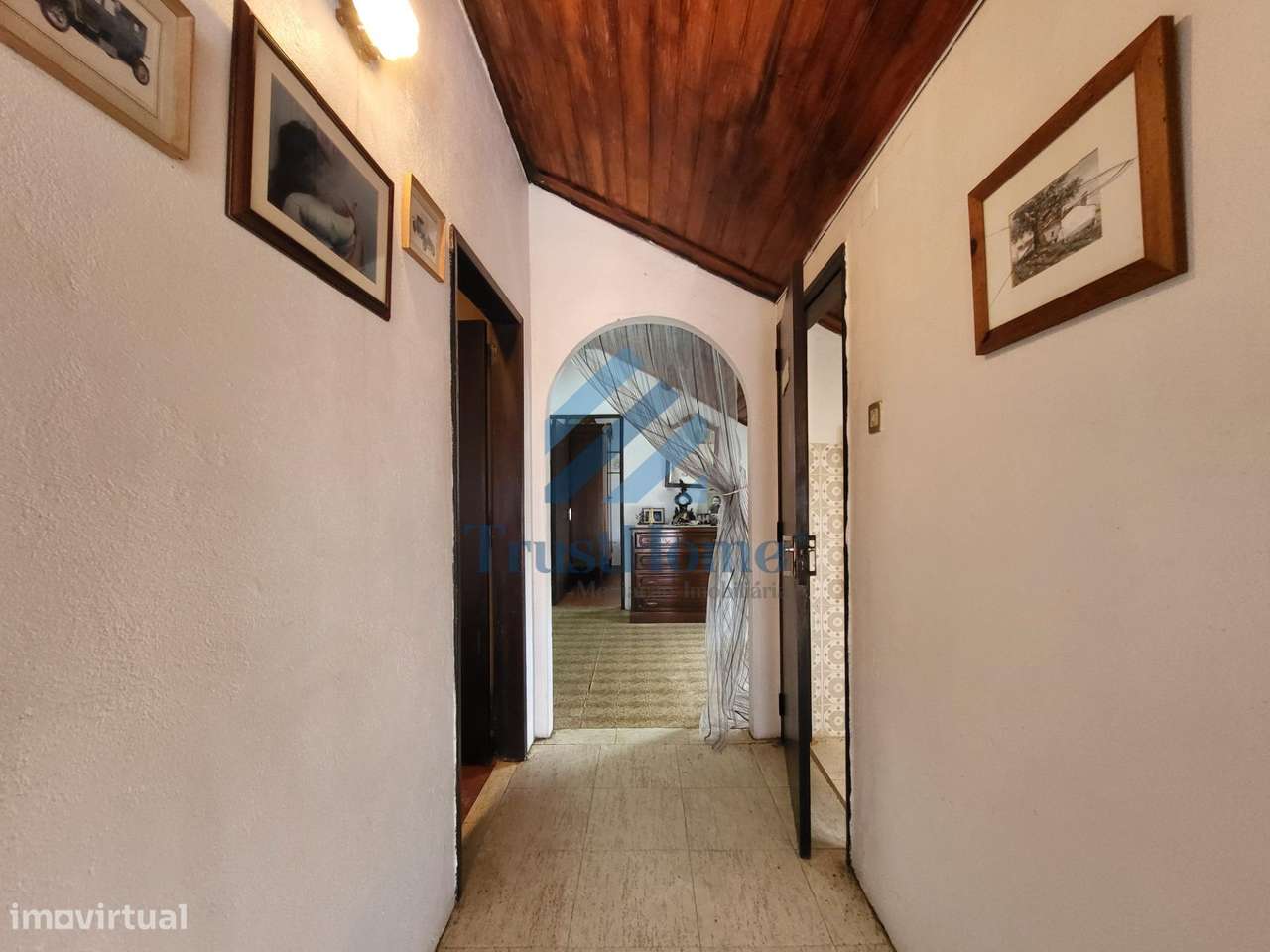 T4 com bastante potencial na Tojeira (Magoito) a 9min da praia...-11