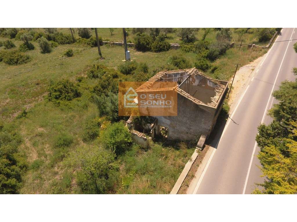 Terreno com Projecto Aprovado para Moradia T3 com Piscina-8