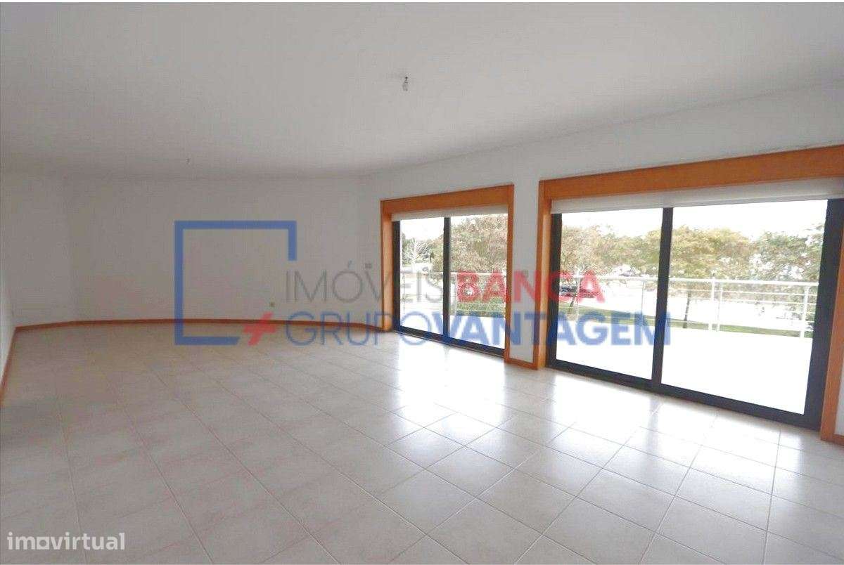 T4- Vila Serena - Pinhal Novo - Grande imagem: 2/21