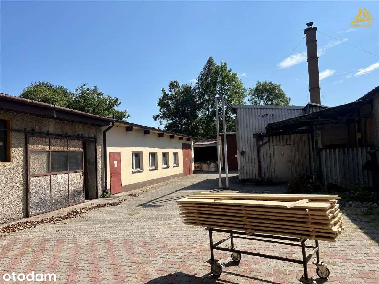 na sprzedaż dom z obiektem użytkowym-2