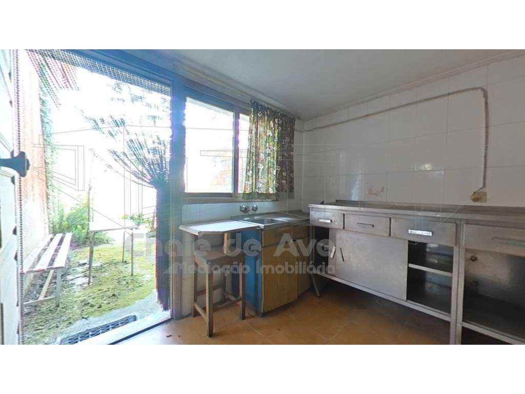 Quinta com 5.000 m2 e casa habitação T5 em Águeda-33