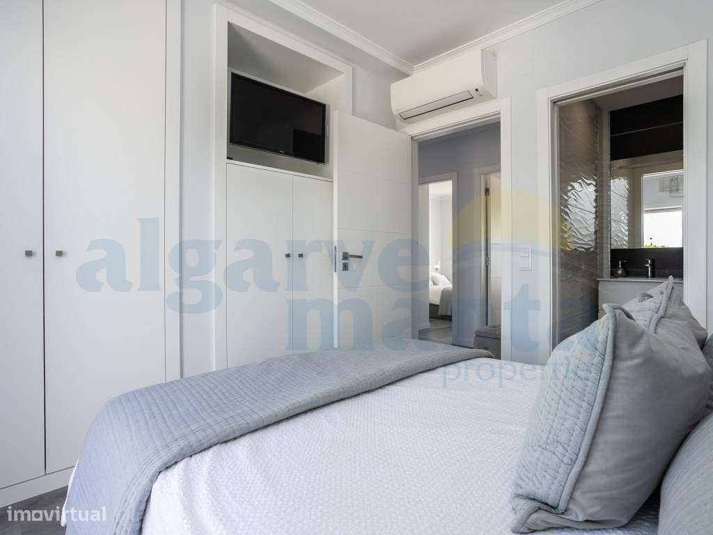 EXCLUSIVO! Moradia T3 Moderna com Piscina Privada no coração de Vil...-44