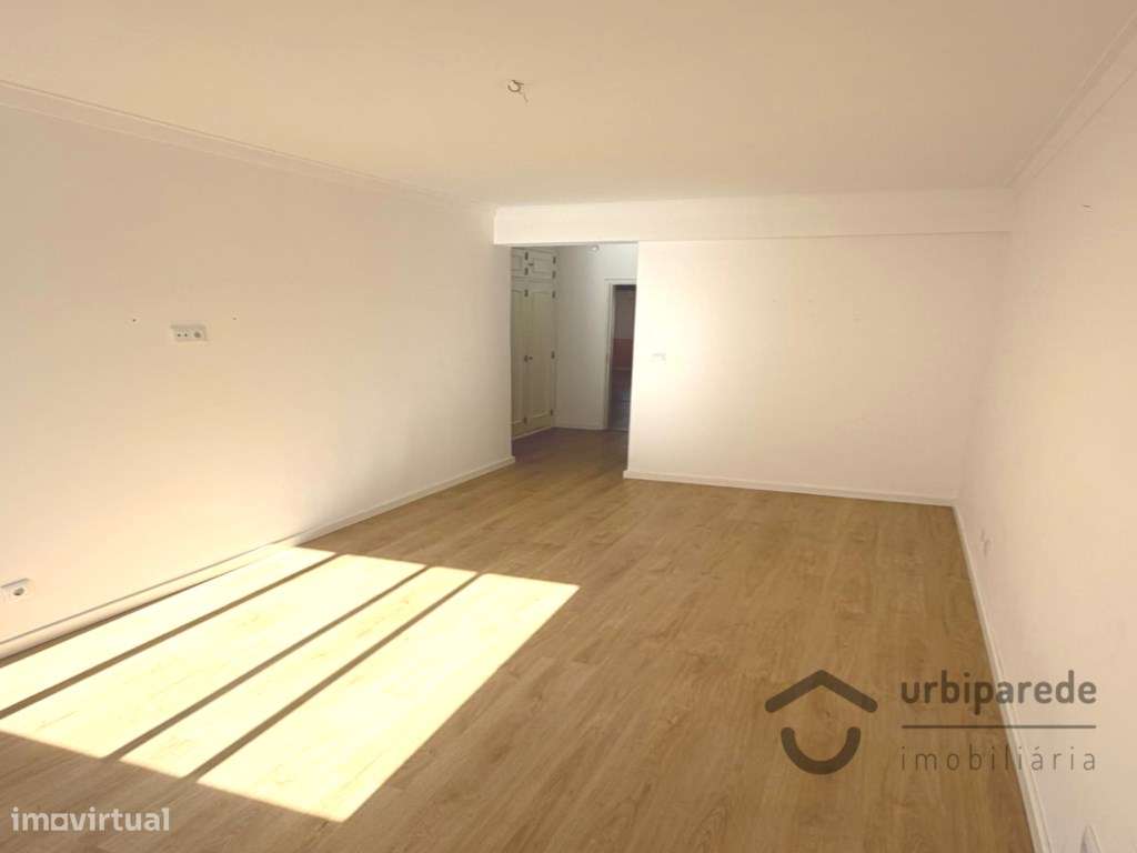 Apartamento T3 totalmente remodelado, no Cacém.-11