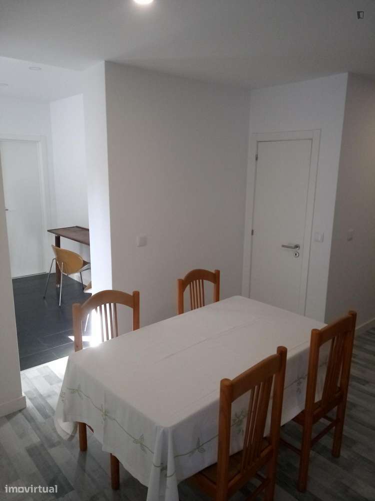 Apartamento com 2 quartos - localizado em Ramalde Porto - Grande imagem: 5/10