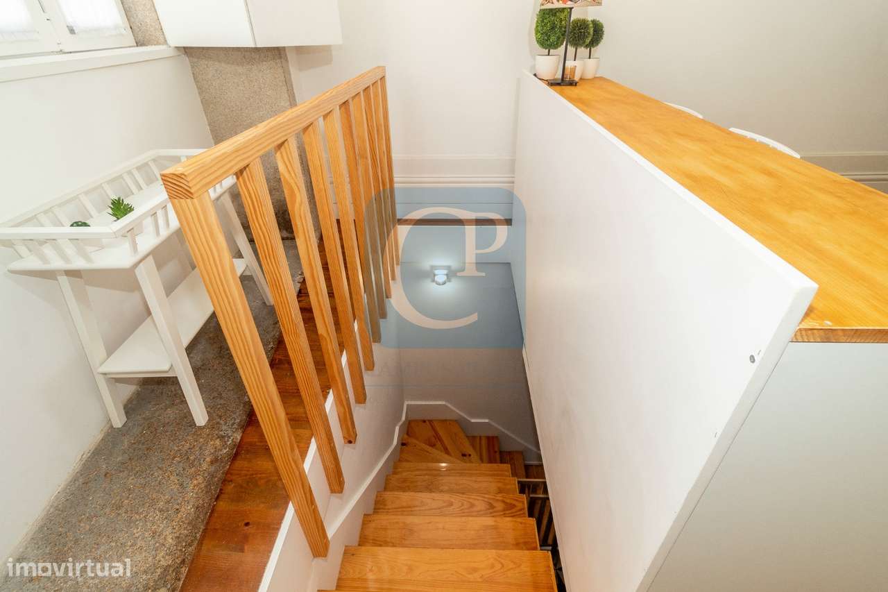 Apartamento T1 Duplex na Baixa do Porto - Grande imagem: 4/17