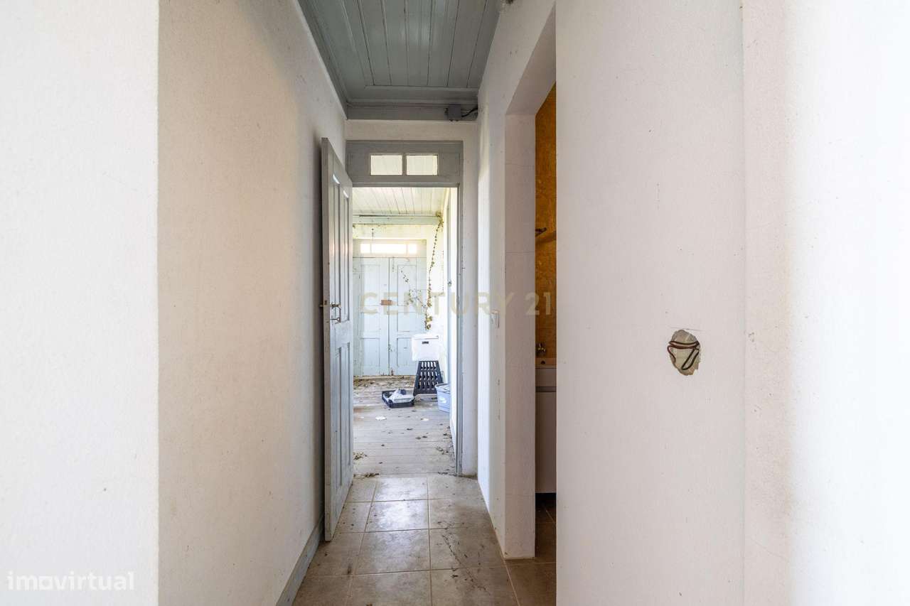 Moradia para Reabilitação com Terreno +1.000 m² | Vista sobre a Ria de-17