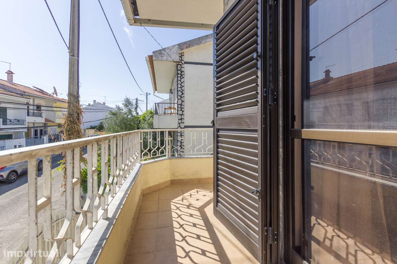 Moradia T3 + 1 em Vale Milhaços - Corroios  com Garagem-21