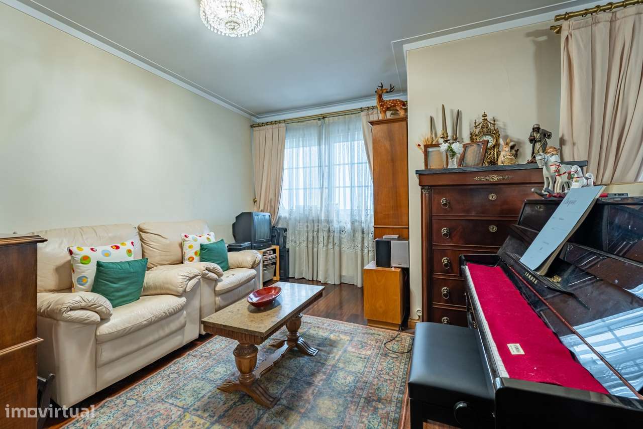 Apartamento T4, em zona Prime de Gaia, na Rua de D.Dinis.-6