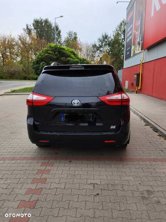 Toyota Sienna 3.5 V6 XLE AWD - 10