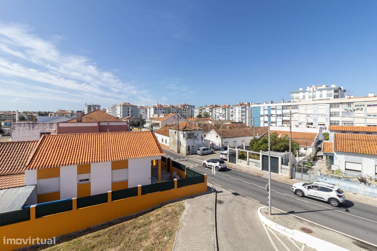 Apartamento T2 com Parqueamento, Elevador, Pronto a Habitar – Uma Opor-22