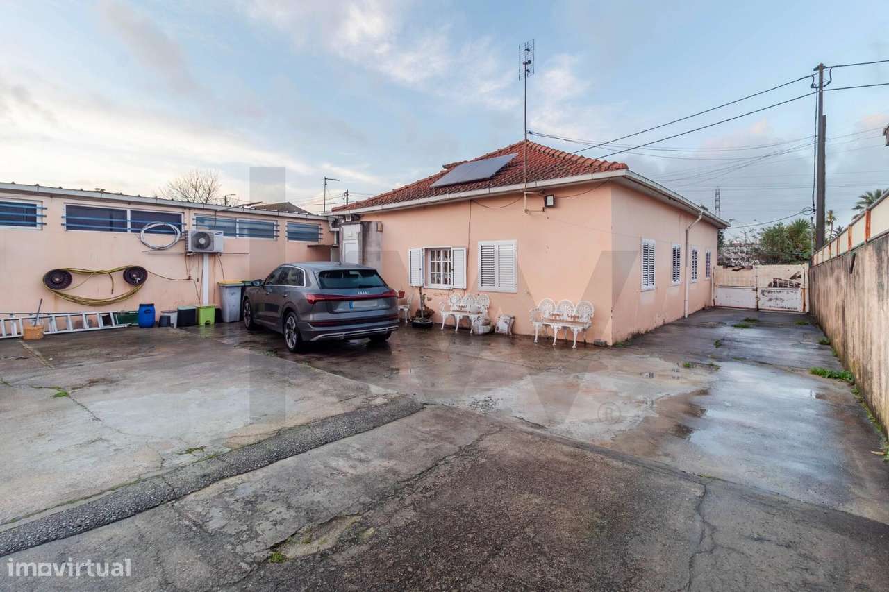 MORADIA T4 DE 4 FRENTES EXCLUSIVO C/ Lote DE 600M² + ESPAÇO COMERCIAL - Grande imagem: 5/40