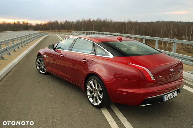 Jaguar XJ 3.0 T AWD LWB Portfolio - 9