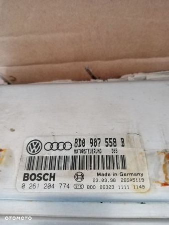 Komputer sterownik silnika Audi A4 B5 1.8 8D0907558B - 2