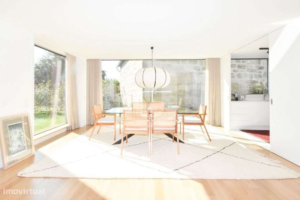 Moradia T4 em Condomínio Fechado com Piscina e Jardim - Grande imagem: 5/40