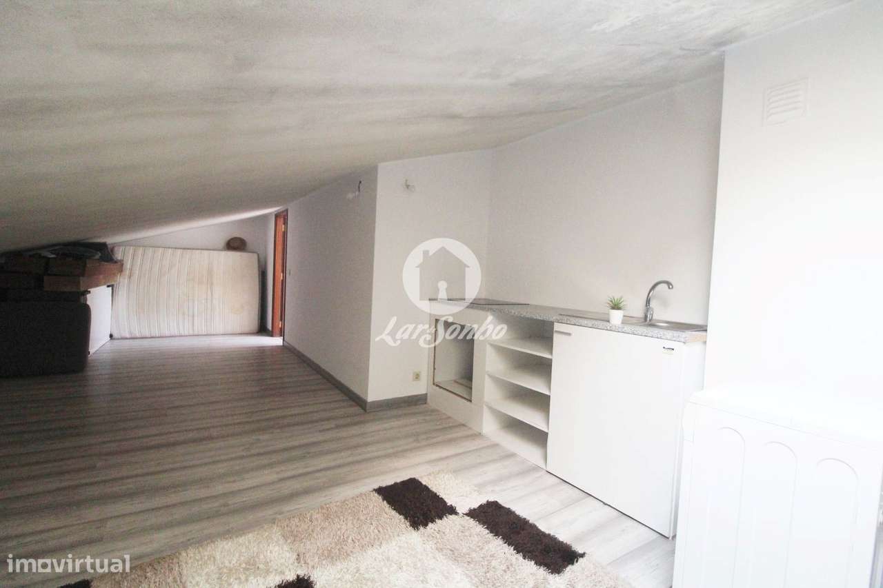 Apartamento T2, situado em Arcozelo, a 2,5km da Praia-23