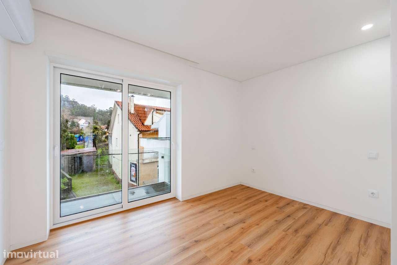 Apartamento T3 Novo com Terraço e Vista Senhora da Paz – Amares-14