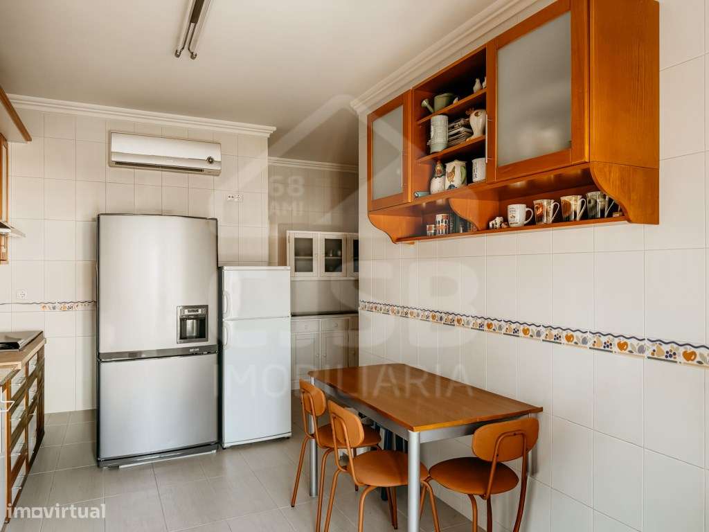 Apartamento T4 - Totalmente Central em Benavente-9