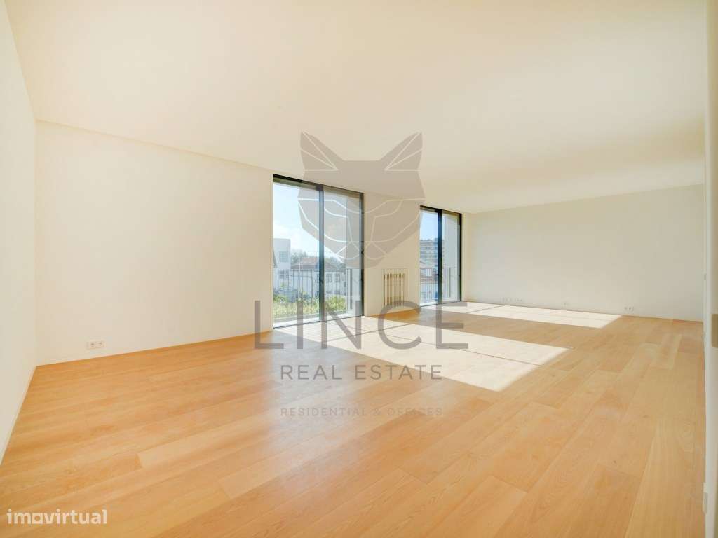 Moradia T3 com terraço e piscina, na Foz do Douro, Porto - Grande imagem: 4/30