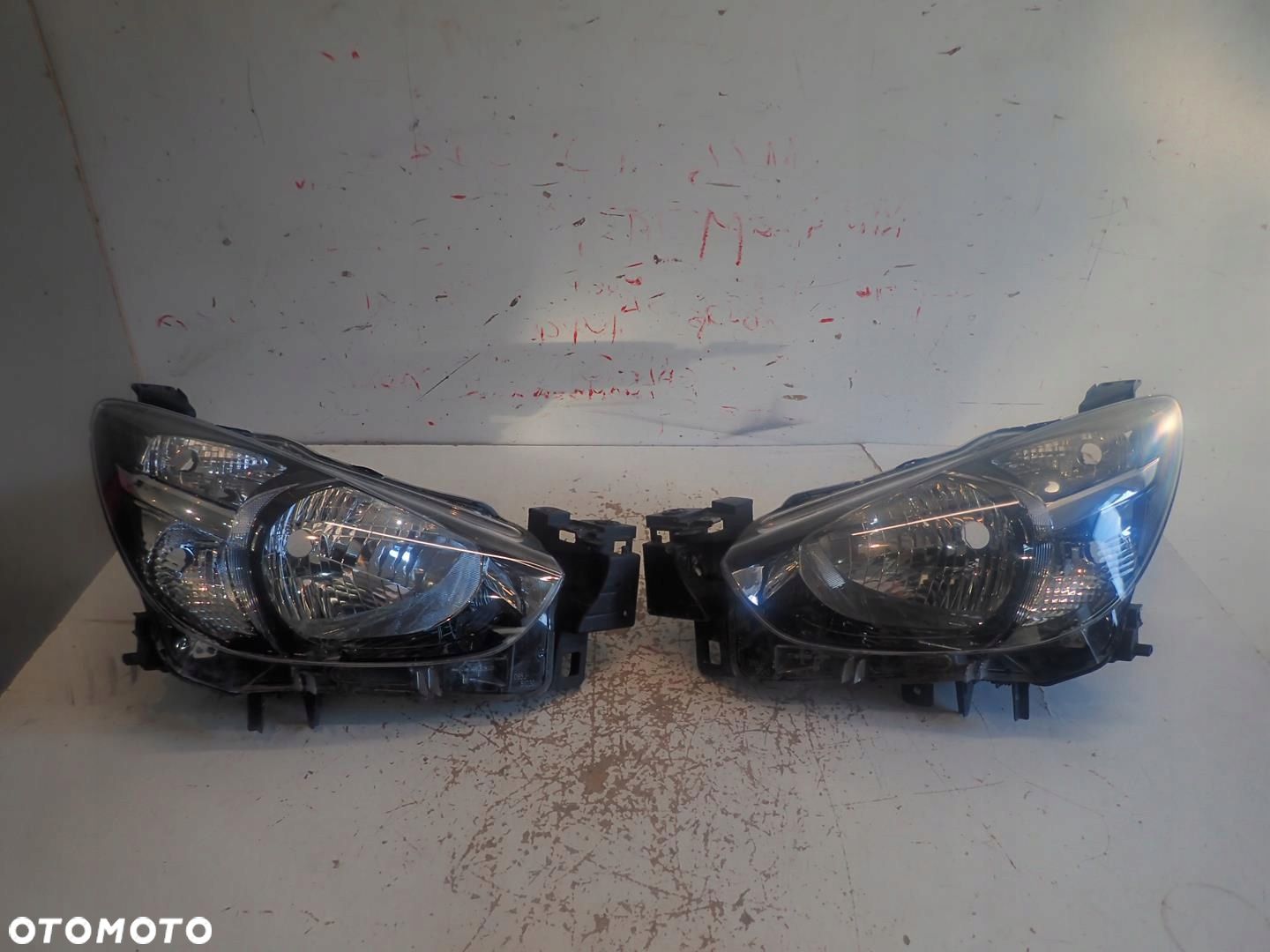 Lampa przód przednia prawa MAZDA 2 2014- - 1