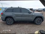 Jeep Grand Cherokee - 9