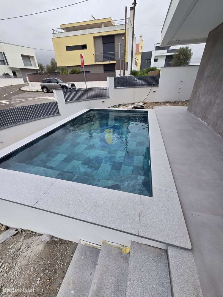 Moradia T4 C/ Piscina -  Bairro Primavera-55