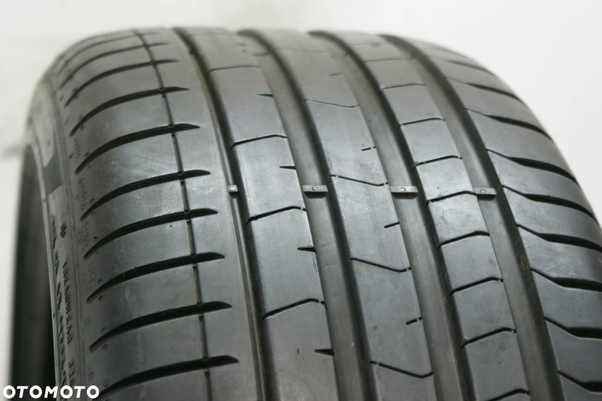 225/40R20 PIRELLI P ZERO PZ4 RSC *  5,9mm - 2