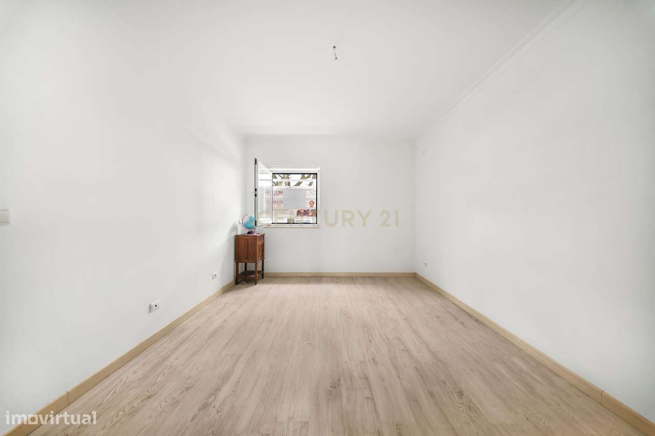 T3 com Terraço de 50m² a Sul, Garagem e Arrecadação | Jardins da Pared-18