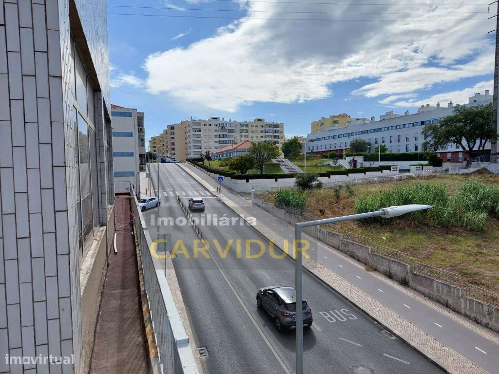 Loja 100m2 qualquer ramo Fontainhas - Grande imagem: 4/21